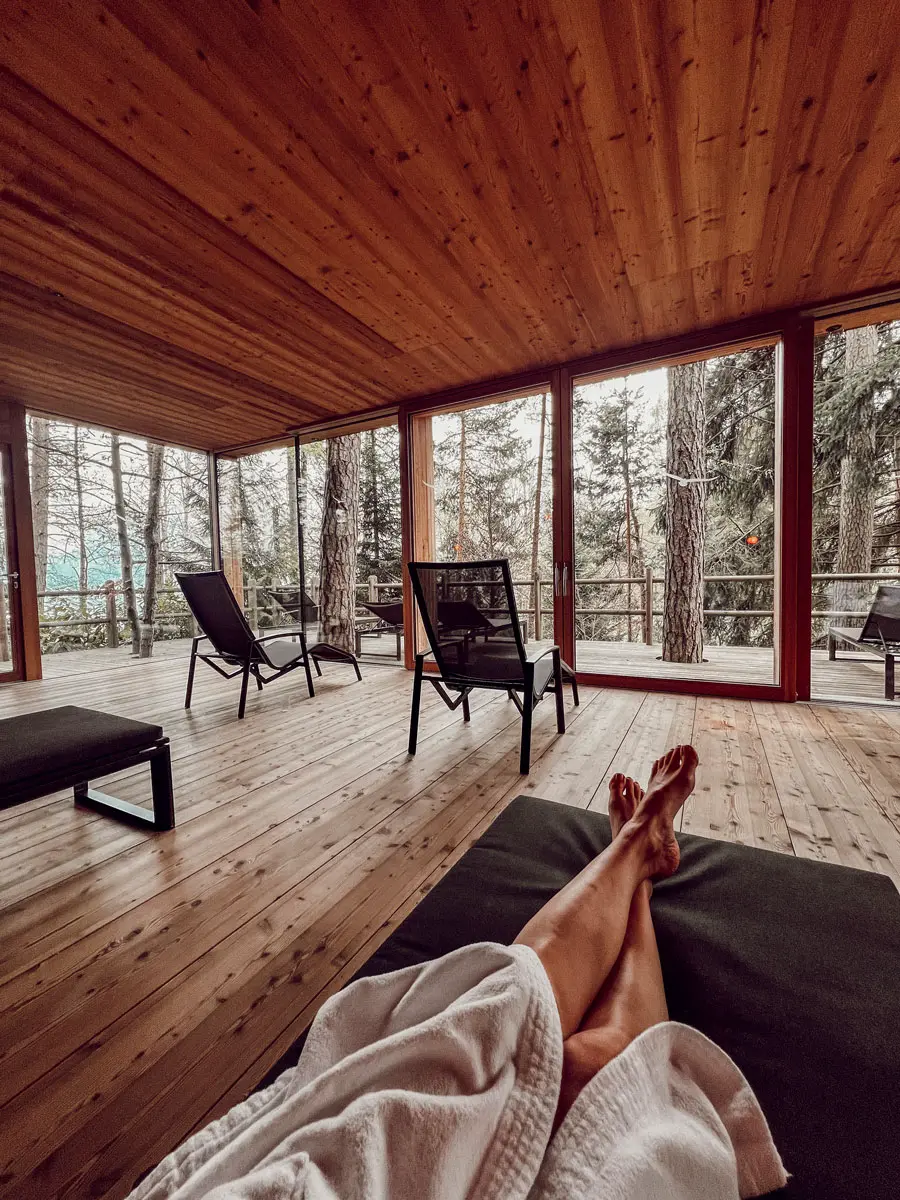 AdlerLodgeRitten Ruheraum Sauna Wald AdlerLodgeRitten Ruheraum Sauna Wald