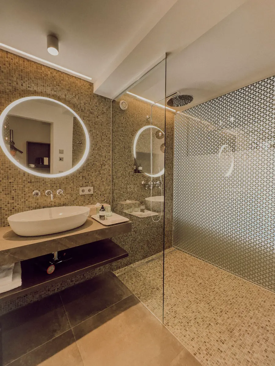 Tauroa Seehotel Grundlsee Zimmer Badezimmer Tauroa Seehotel Grundlsee Zimmer Badezimmer