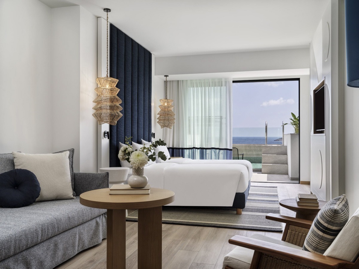 2 Twin Junior Suite Sea View Private Plunge Pool Seating Area