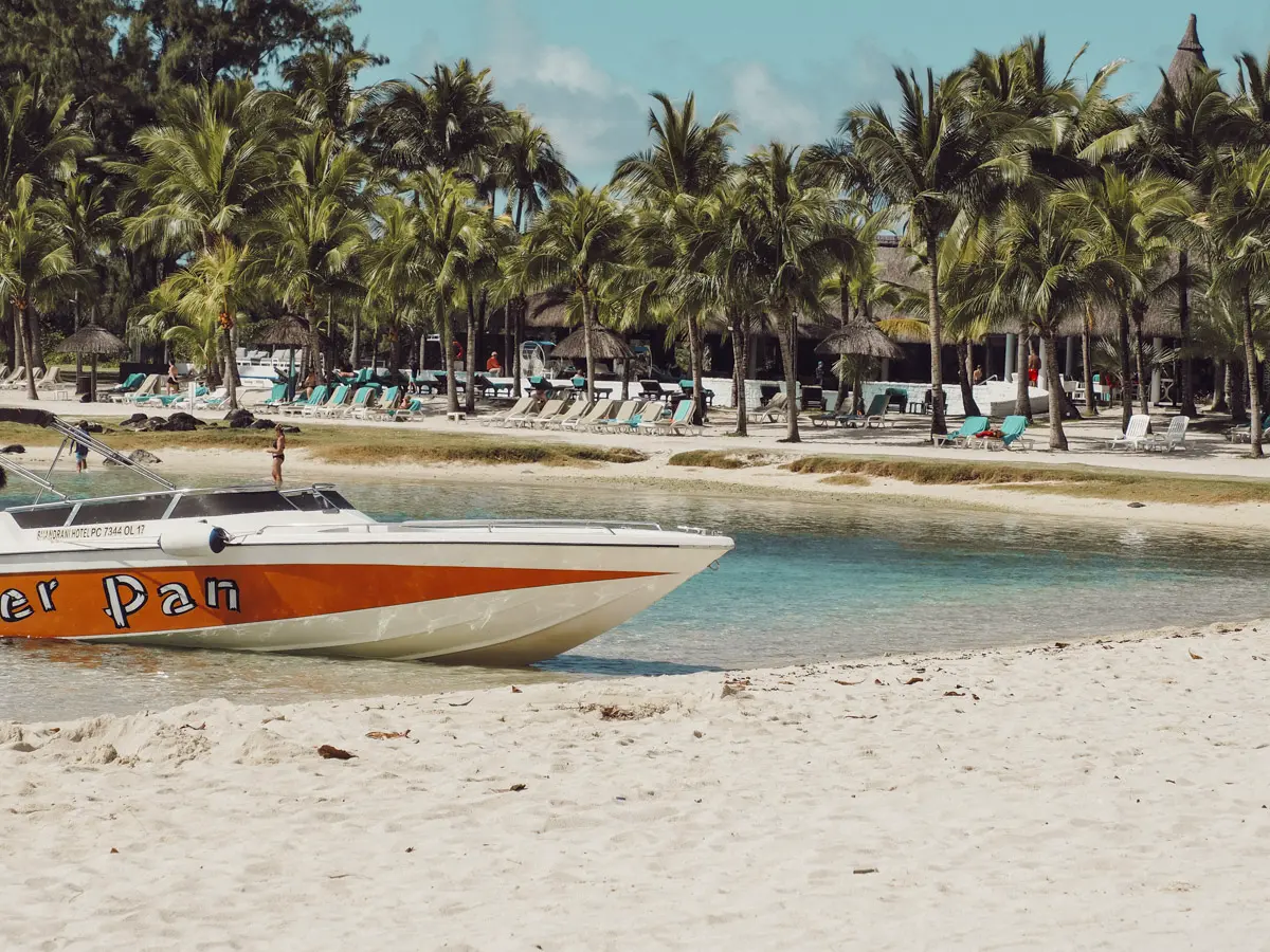 COCOtravel Beachcomber Shandrani Beach 5