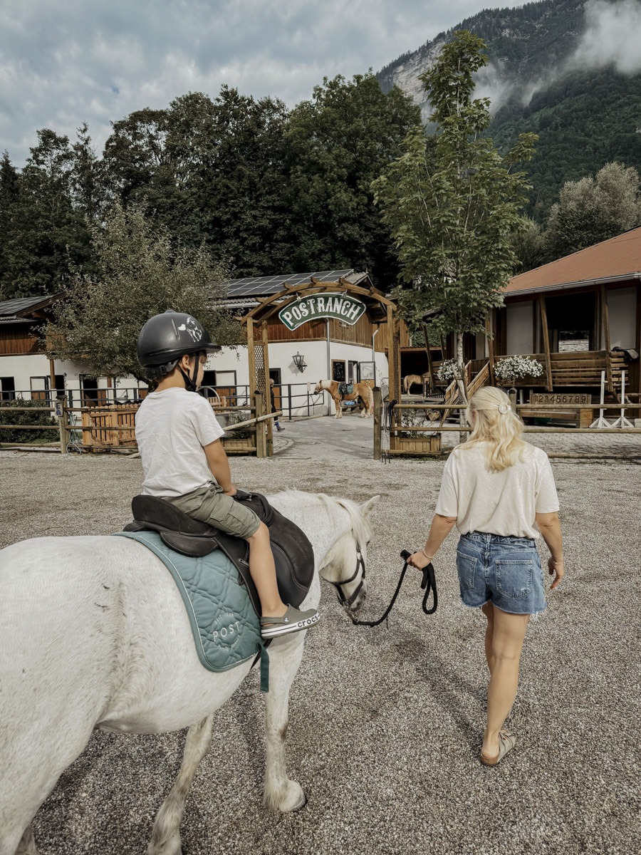 COCOtravel PostFamilyResort Ponyreiten 2
