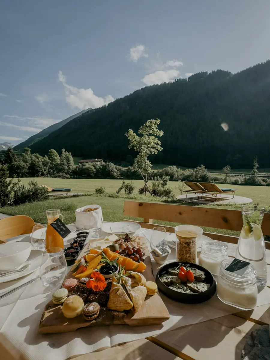 COCOtravel Valsegg Fruehstueck 150 COCOtravel Valsegg Fruehstueck 150