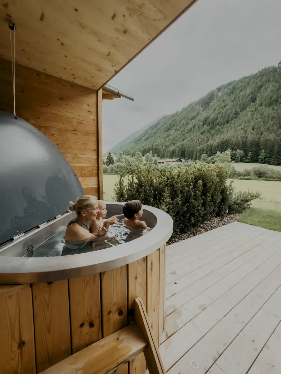 COCOtravel Valsegg HotTube 125 COCOtravel Valsegg HotTube 125