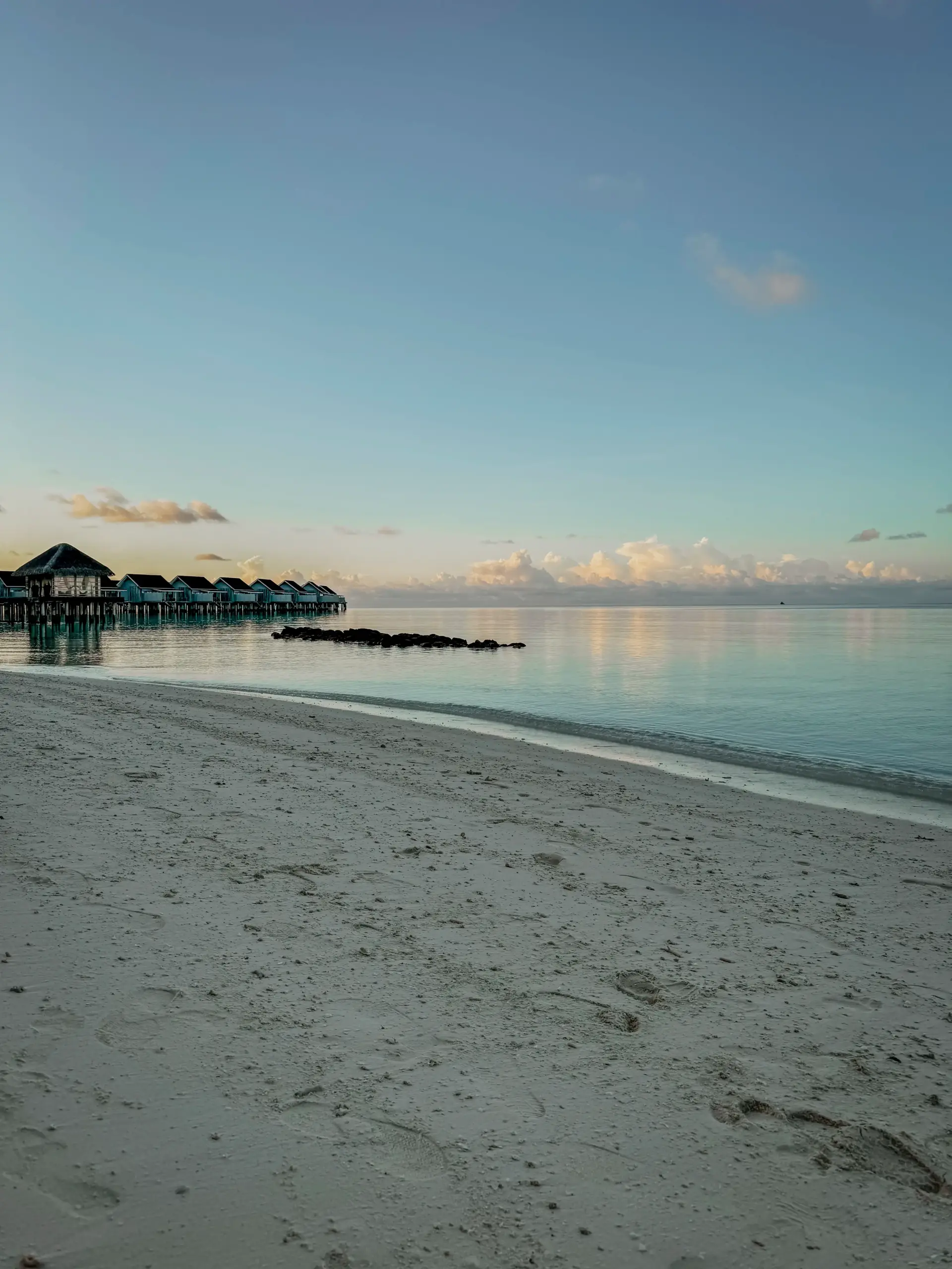 COCOtravel Malediven Kuramathi Beach 8 scaled COCOtravel Malediven Kuramathi Beach 8 scaled