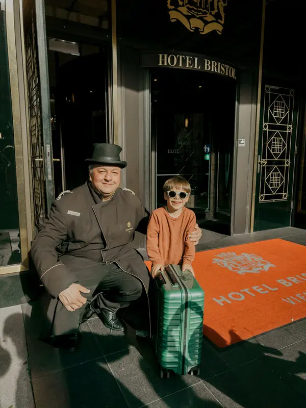 COCOtravel Wien Bristol Portier COCOtravel Wien Bristol Portier