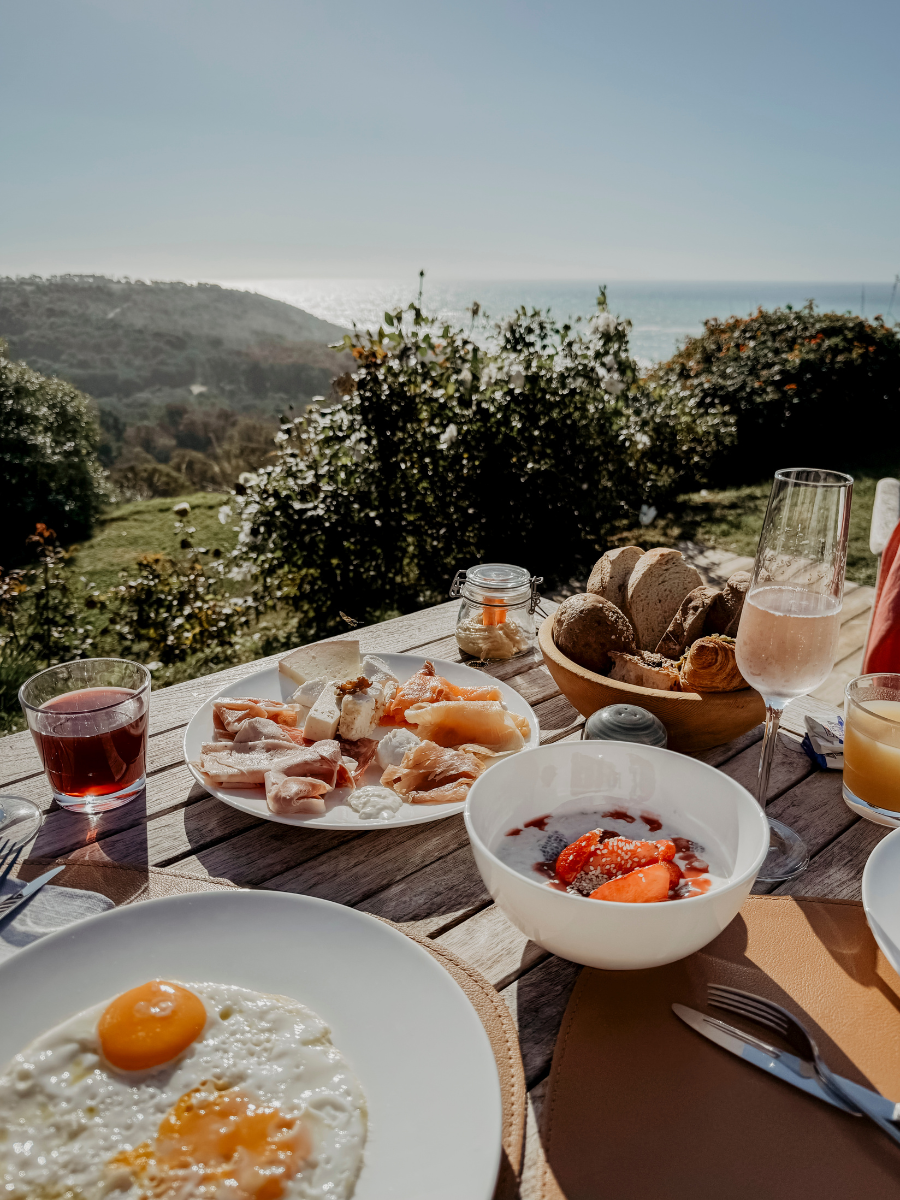 COCOtravel Sizilien Adler Fruehstueck aussen