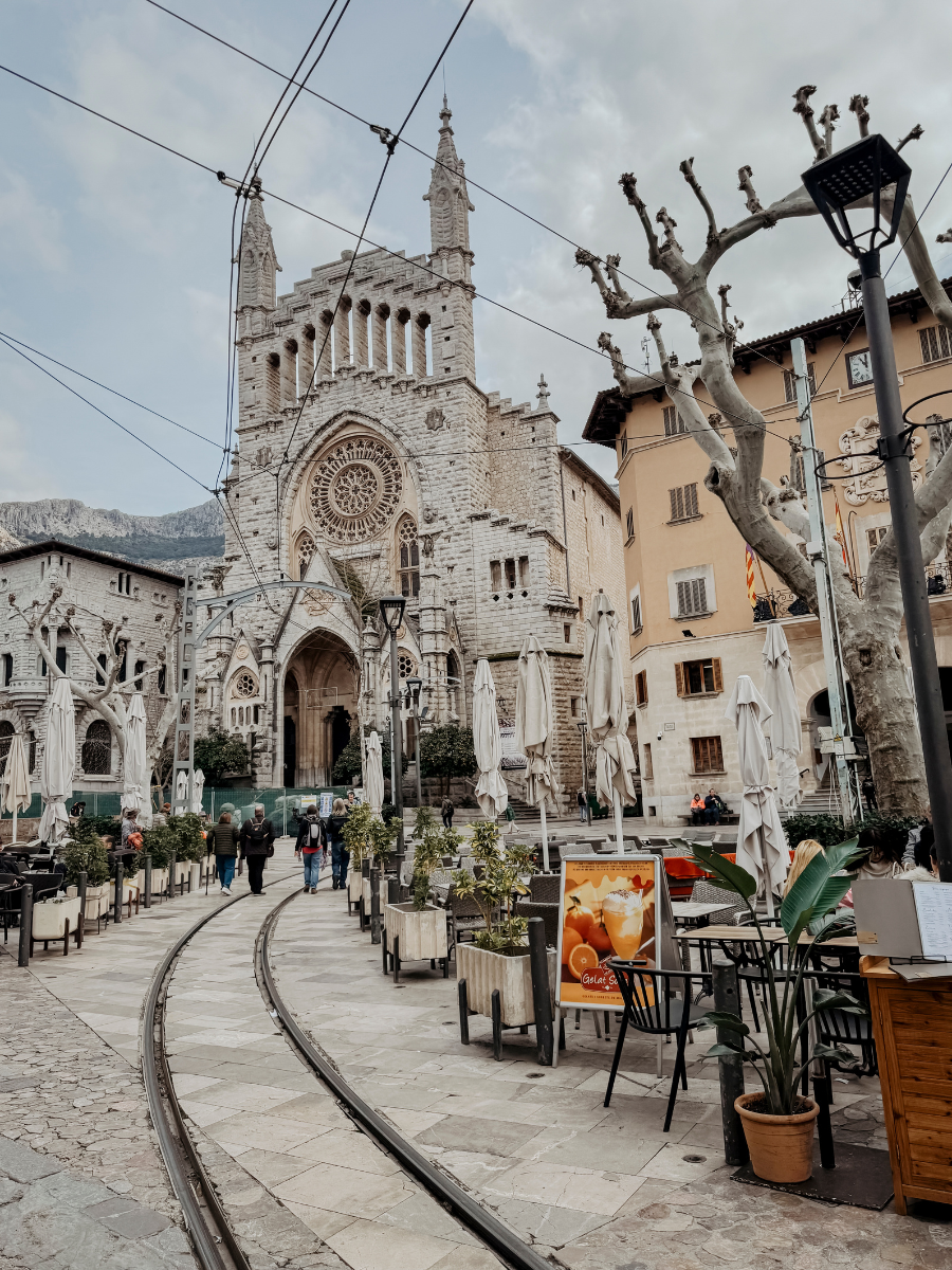 COCOtravel Mallorca VillaRiviera Soller1