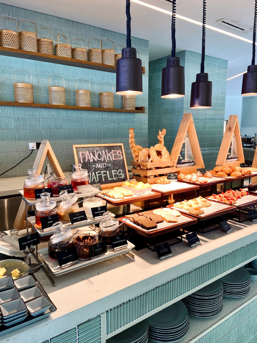 COCOtravel Malediven Raayabyatmosphere PancakeBuffet