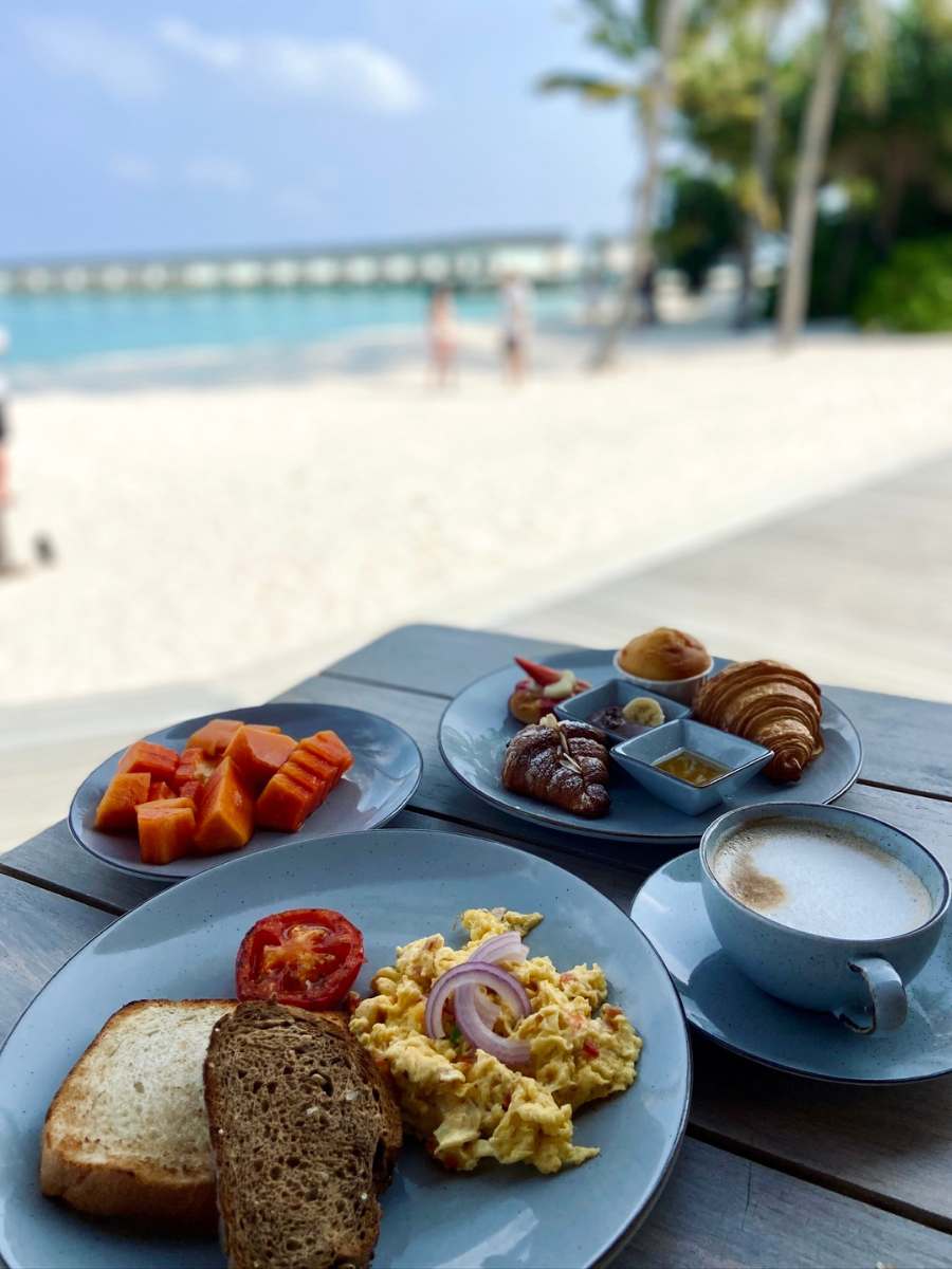 COCOtravel Malediven Raayabyatmosphere breakfast