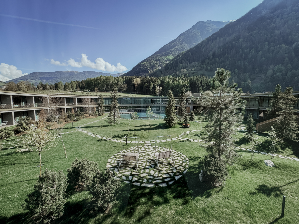 COCOtravel Suedtirol OLM Aussenansicht Pool 11 COCOtravel Suedtirol OLM Aussenansicht Pool 11