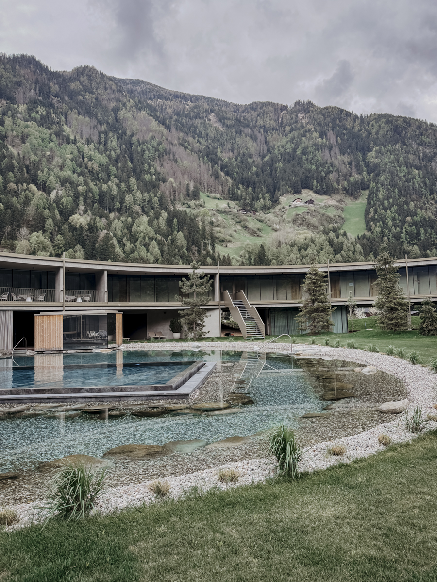COCOtravel Suedtirol OLM Aussenansicht Pool 4 COCOtravel Suedtirol OLM Aussenansicht Pool 4