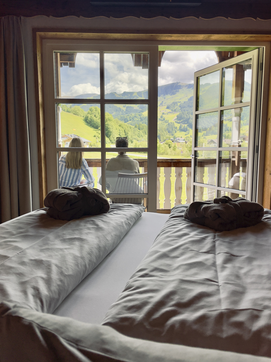 COCOtravel Oesterreich MariaAlm Sepp Zimmer Ausblick COCOtravel Oesterreich MariaAlm Sepp Zimmer Ausblick
