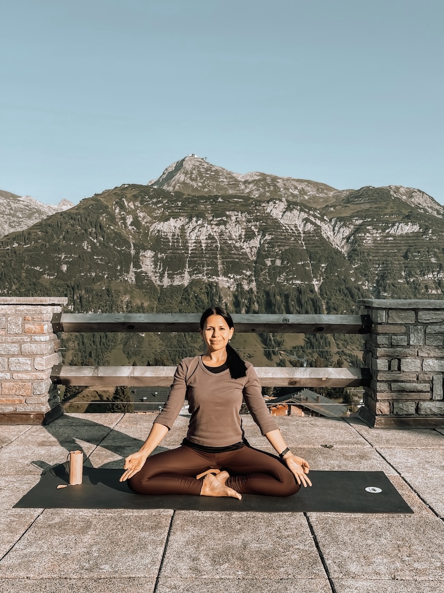 COCOtravel LechArlberg GoldenerBerg yoga2 COCOtravel LechArlberg GoldenerBerg yoga2