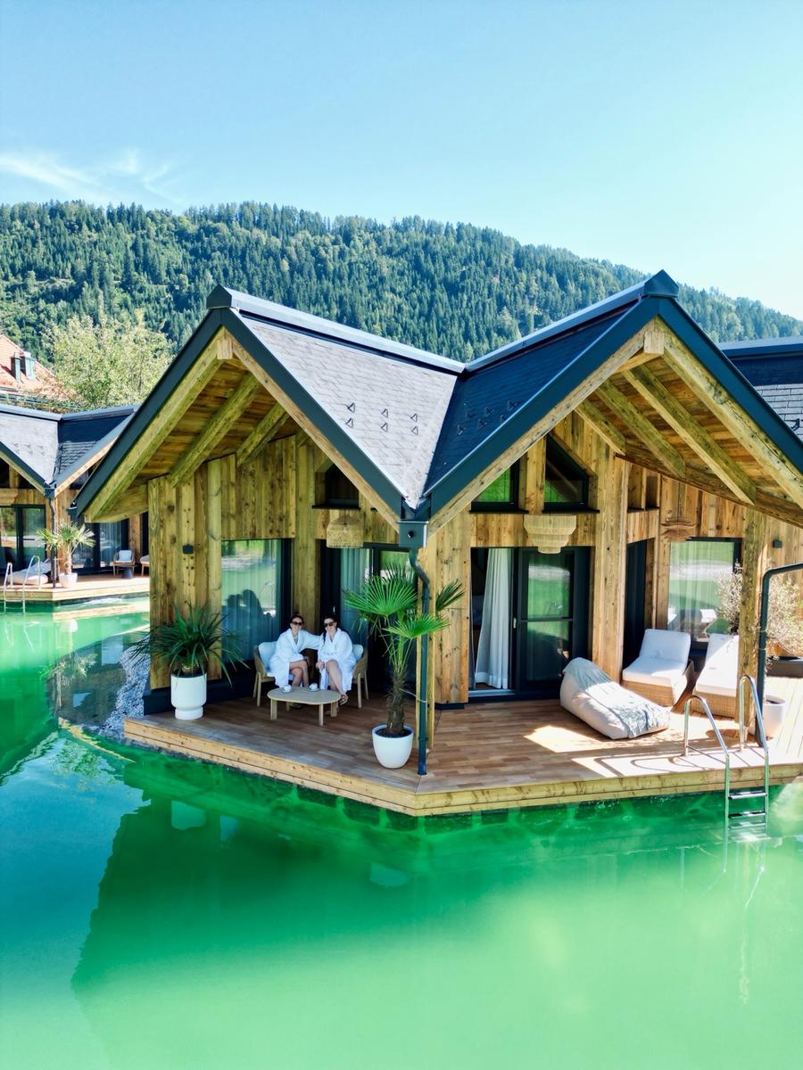 COCOtravel Rosenhof Teichlodges Drohnenansicht Terrasse 4 COCOtravel Rosenhof Teichlodges Drohnenansicht Terrasse 4