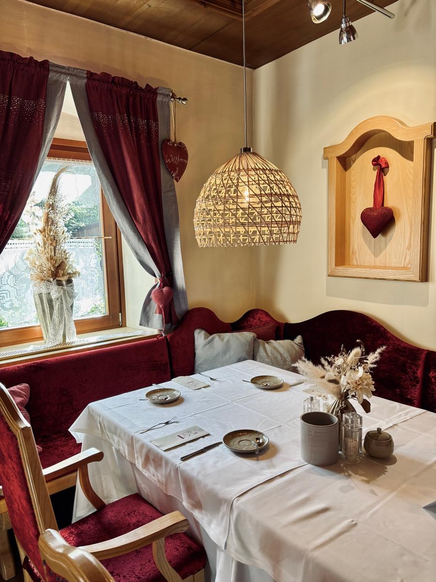 COCOtravel Rosenhof Teichlodges Fruehstueckstisch COCOtravel Rosenhof Teichlodges Fruehstueckstisch