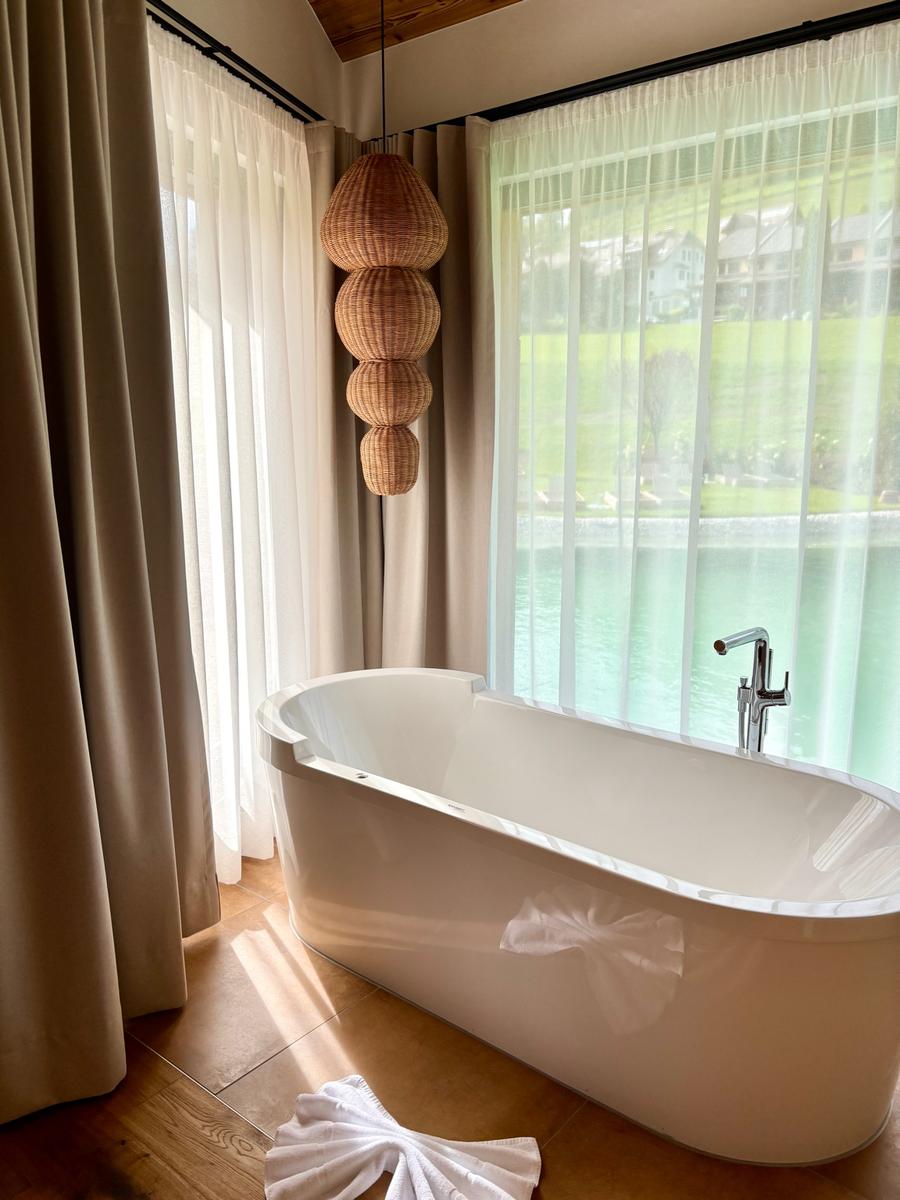 COCOtravel Rosenhof Teichlodges Zimmer Badewanne 3 COCOtravel Rosenhof Teichlodges Zimmer Badewanne 3