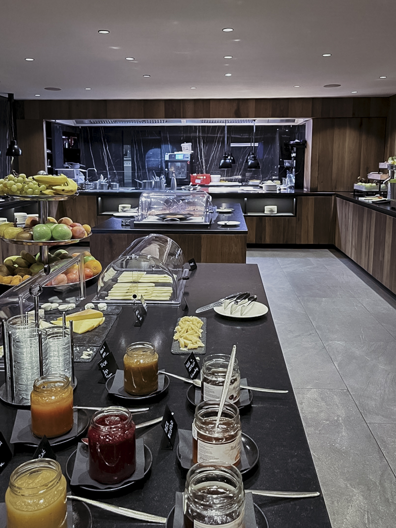 COCOtravel Granbaita Frühstücksraum2 COCOtravel Granbaita Frühstücksraum2