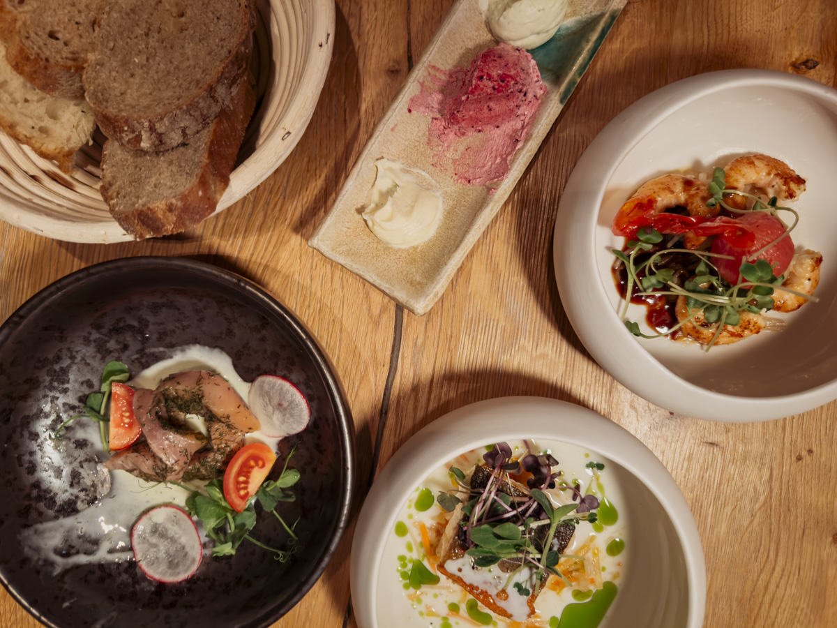 COCOtravel Oesterreich Hofgastein Sendlhofers Lukes Wohnzimmer Abendessen 5 COCOtravel Oesterreich Hofgastein Sendlhofers Lukes Wohnzimmer Abendessen 5
