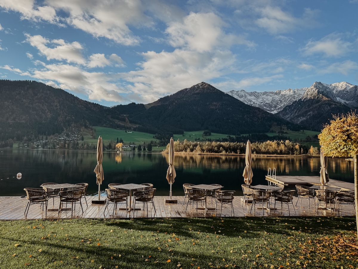 quer herbstimmung see berge COCOtravel lakeside walchsee