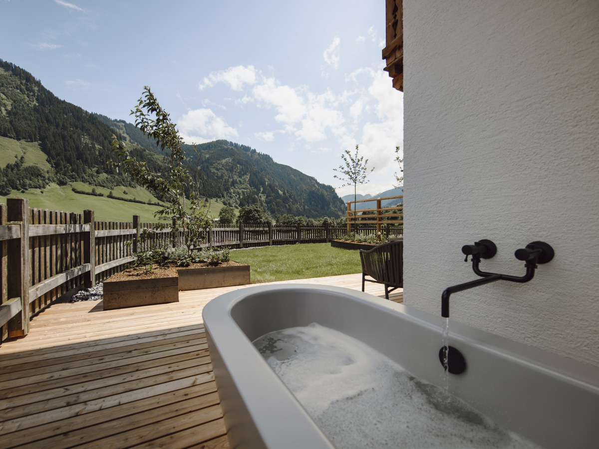 Moargut Grossarl Suite Outdoorbadewanne