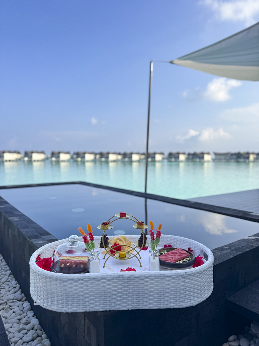 hoch kulinarik floatingsundowner kuredhivaru malediven COCOtravel hoch kulinarik floatingsundowner kuredhivaru malediven COCOtravel