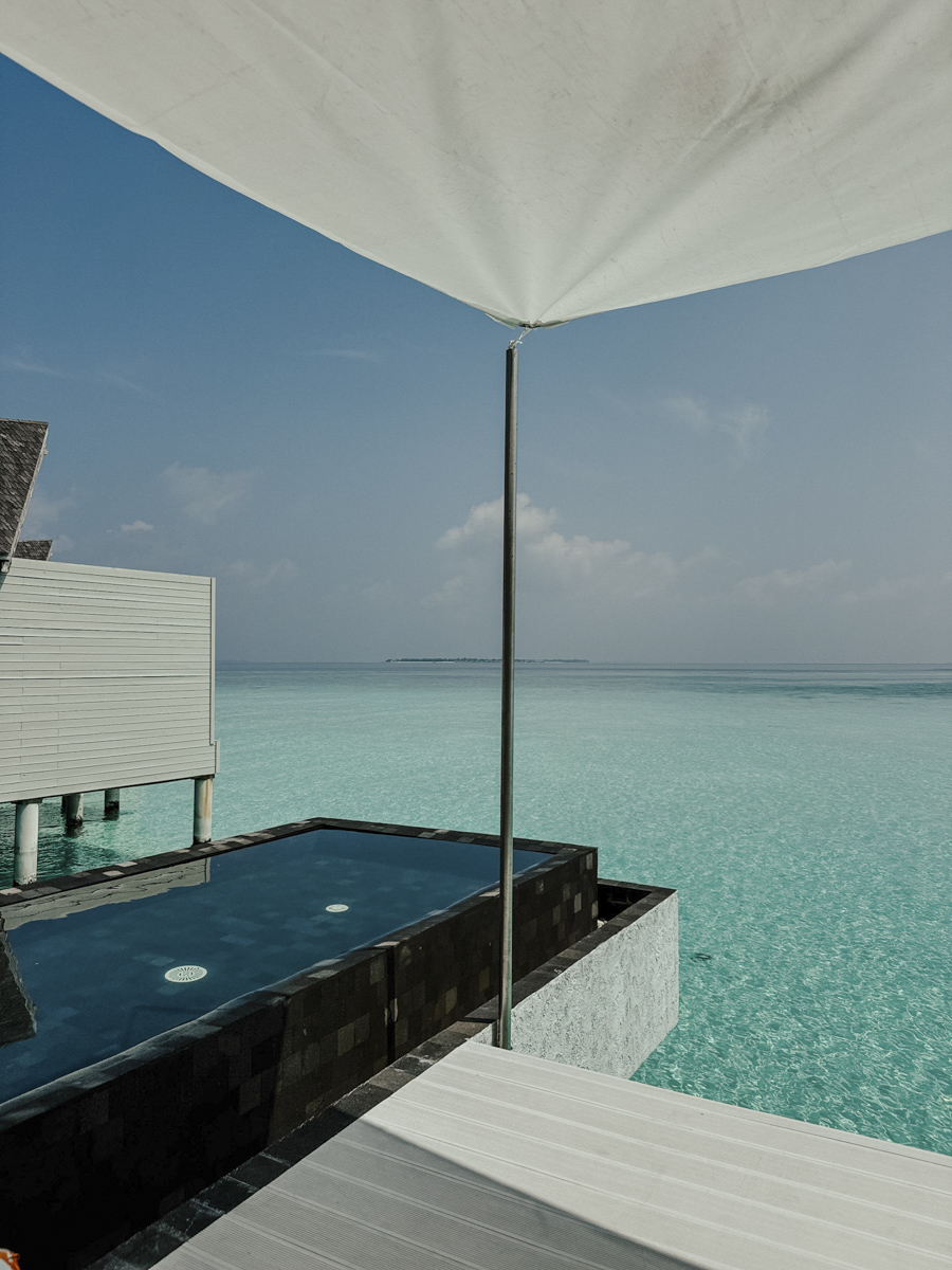 hoch villa infinitypool kuredhivaru malediven COCOtravel hoch villa infinitypool kuredhivaru malediven COCOtravel