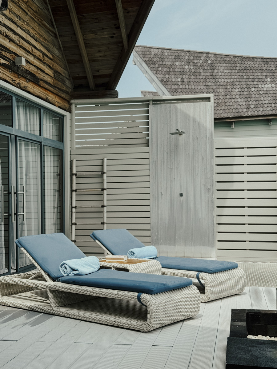 hoch villa terrasse sundbeds kuredhivaru malediven COCOtravel hoch villa terrasse sundbeds kuredhivaru malediven COCOtravel