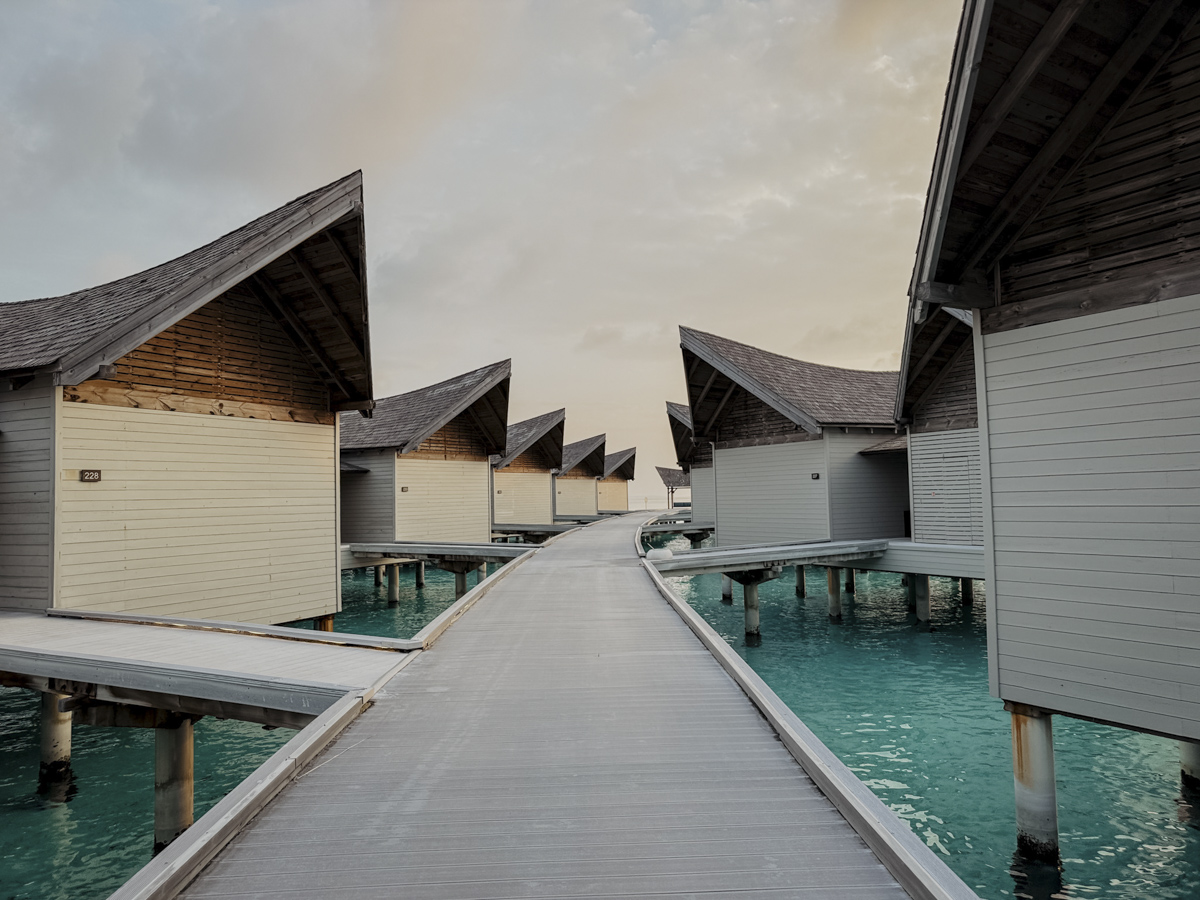 quer allgemein overwatervillas kuredhivaru malediven COCOtravel quer allgemein overwatervillas kuredhivaru malediven COCOtravel