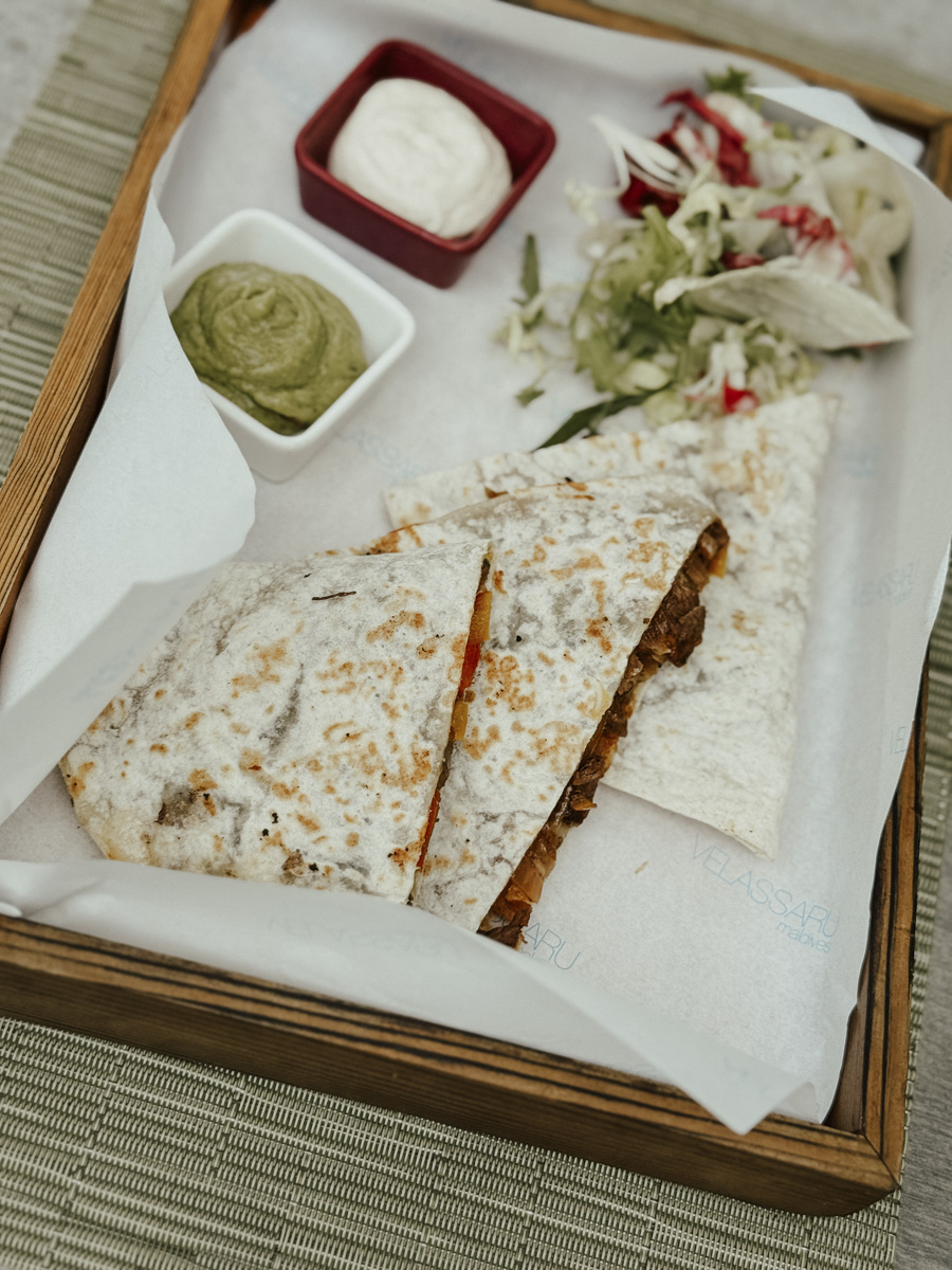 hoch COCOtravel velassaru maldives lunch