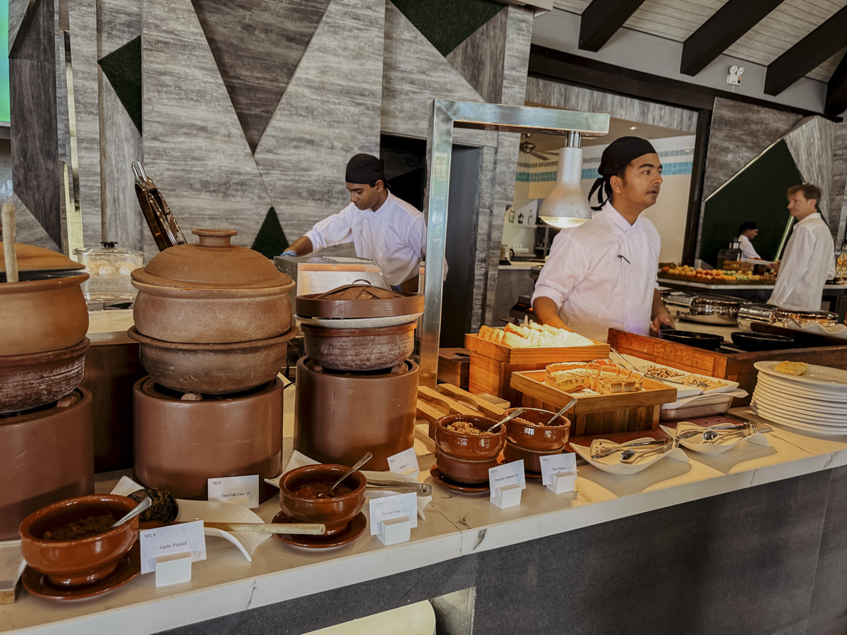 quer COCOtravel velassaru maldives breakfast2
