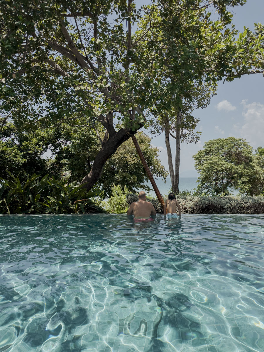 COCOtravel Thailand KohYaoNoi CapeKudu Pool 2 Blick vom Pool des Hotels Cape Kudu auf Koh Yao Not in Thailand aufs Meer